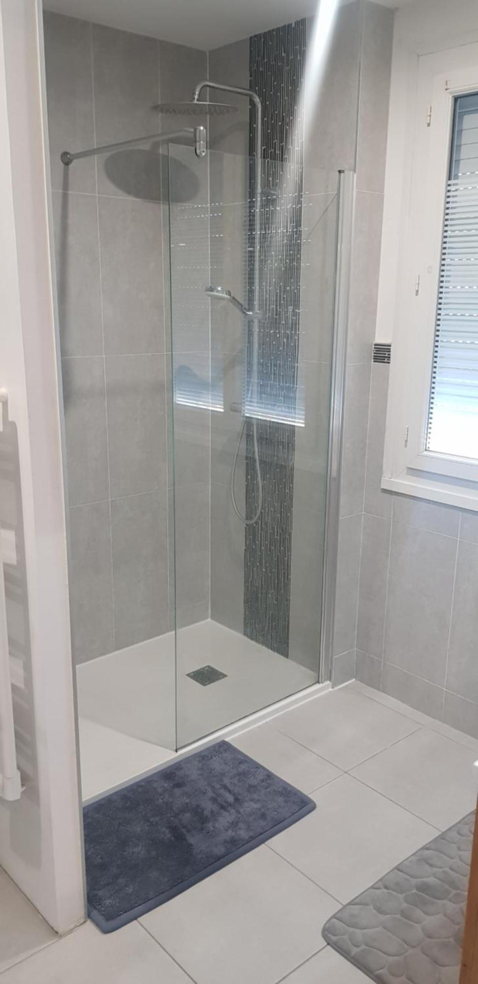 Grande chambre avec salle de bain privée Le Mans Exterior foto